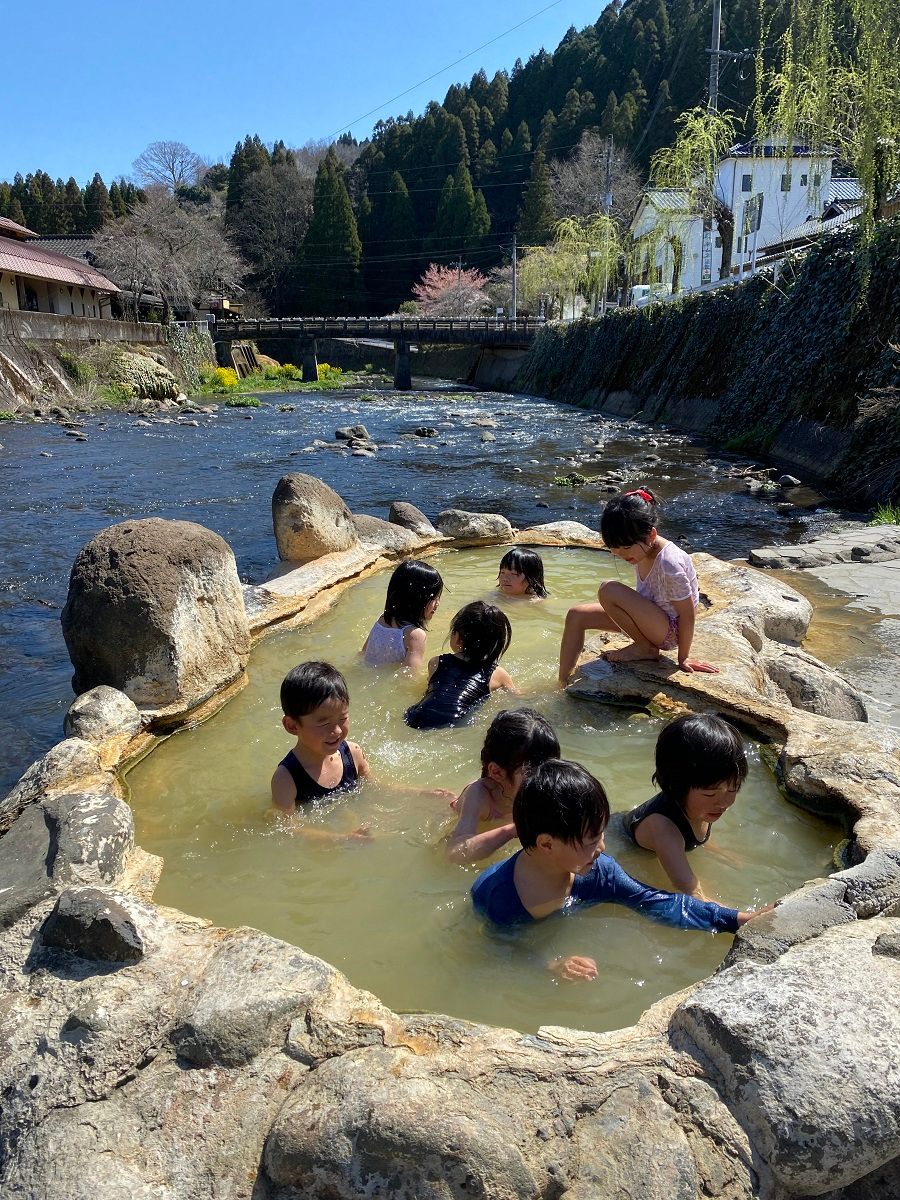 園がある長湯温泉の名物”ガニ湯”お散歩に行って時々入ります😊