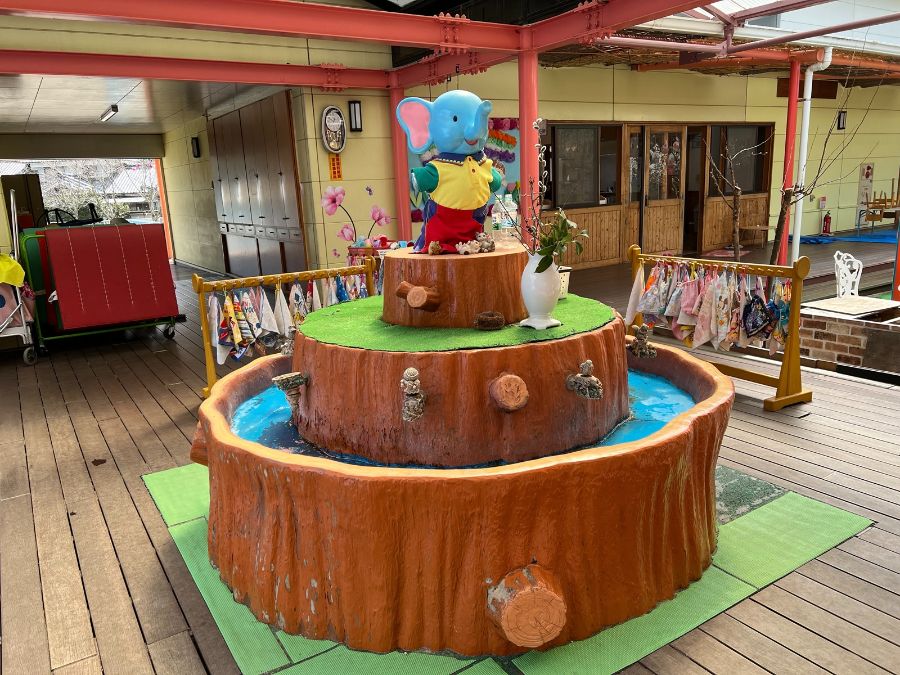 園舎中央の手洗い場